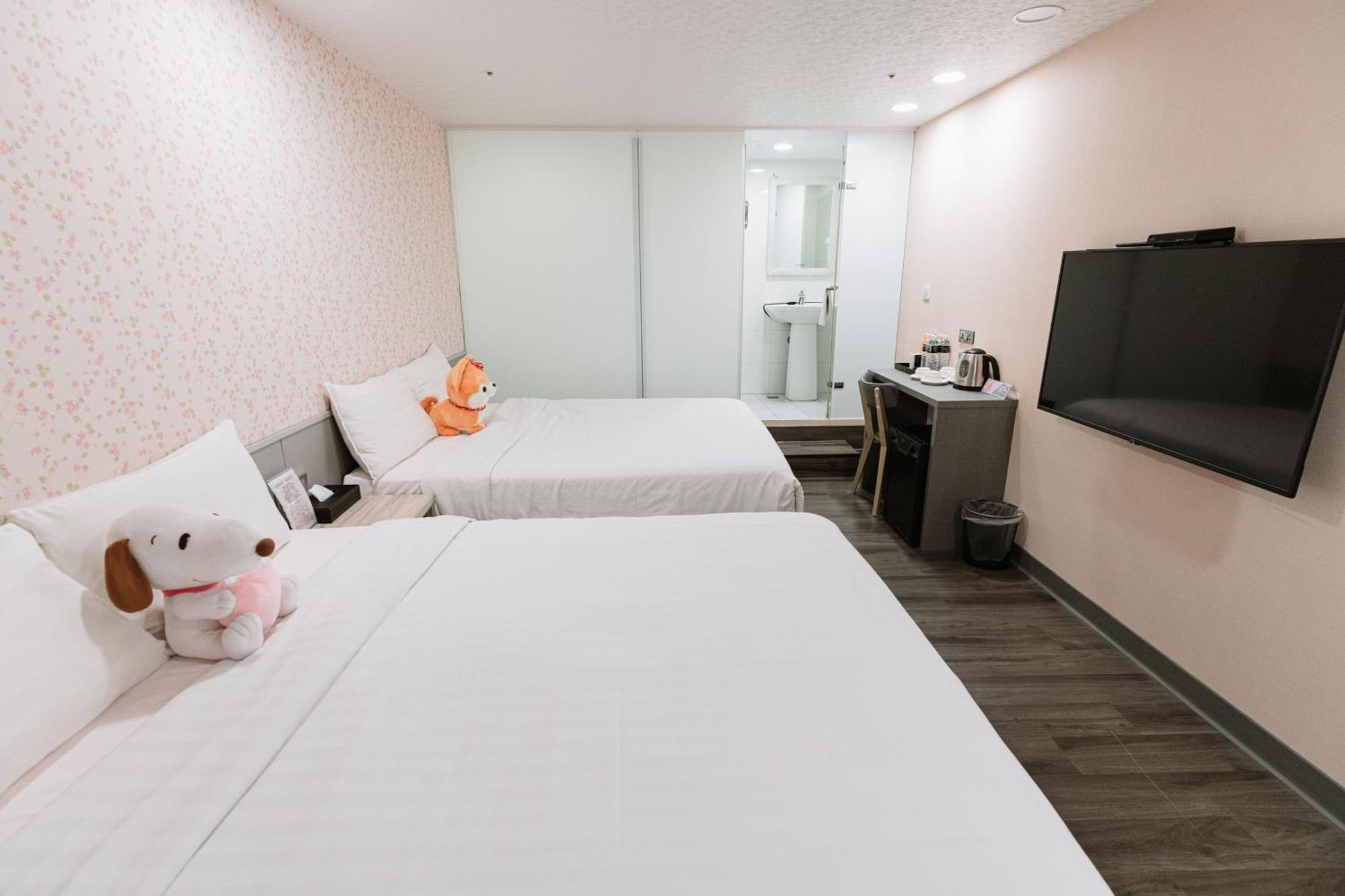 歐法行旅 O Fun Hotel Tajpej Buitenkant foto