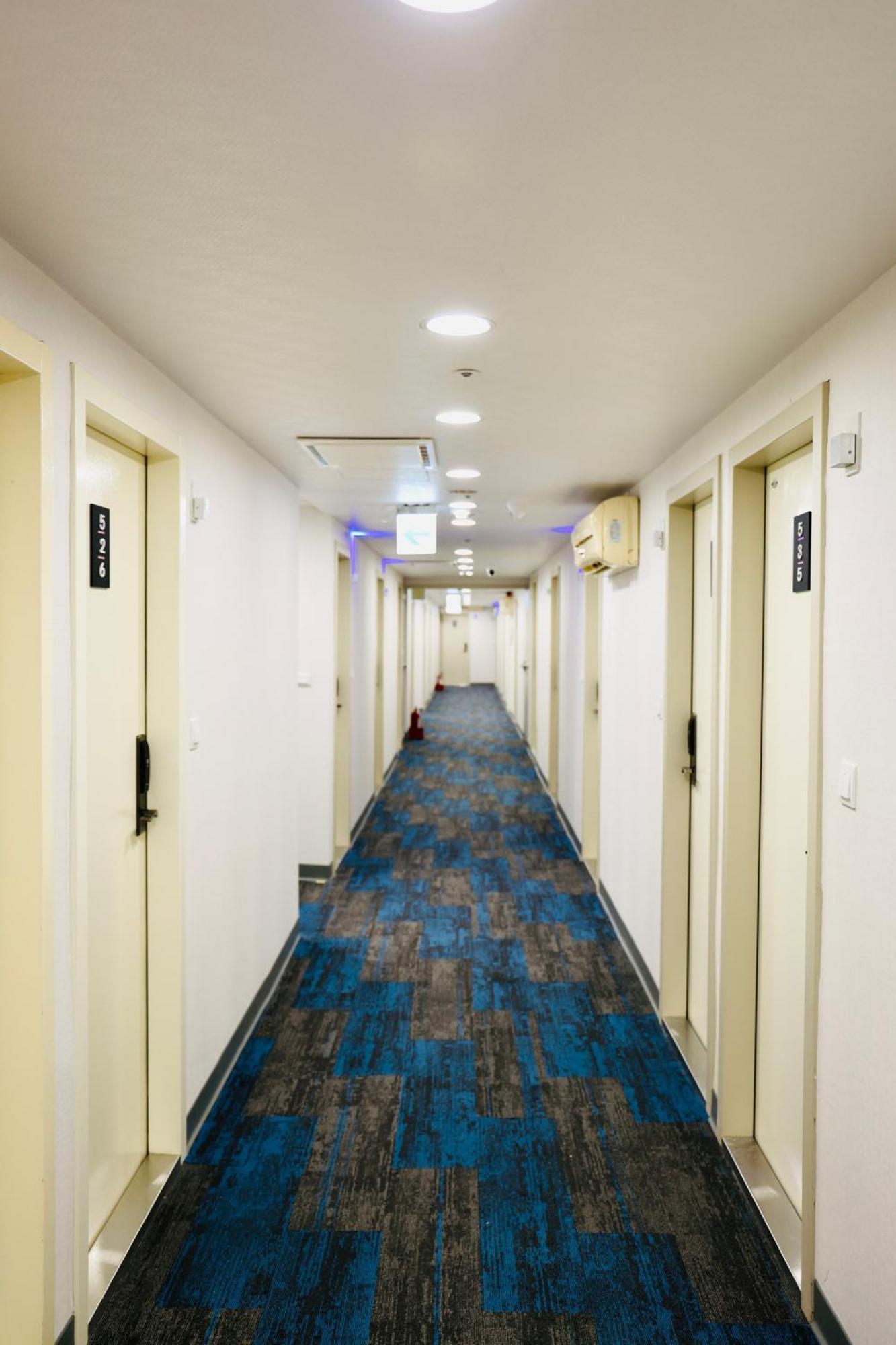歐法行旅 O Fun Hotel Tajpej Buitenkant foto