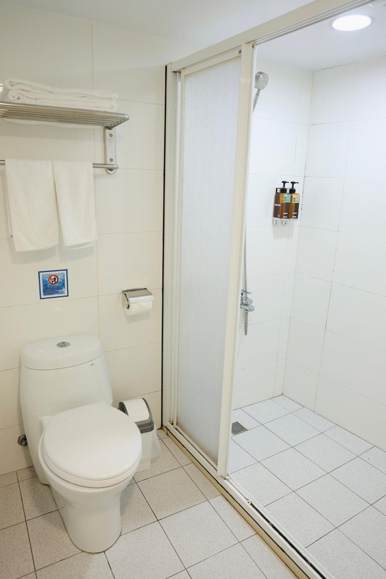 歐法行旅 O Fun Hotel Tajpej Buitenkant foto