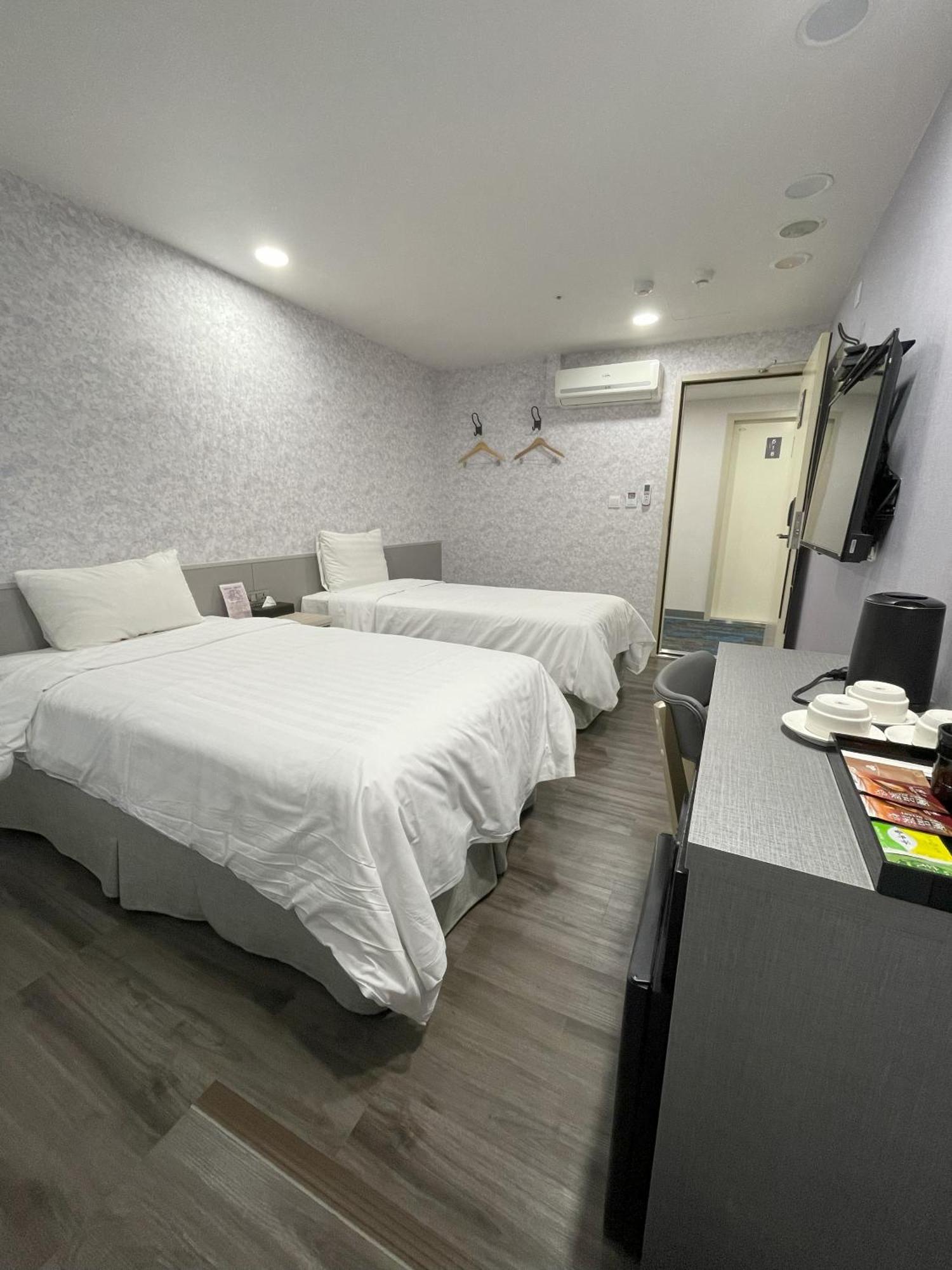 歐法行旅 O Fun Hotel Tajpej Buitenkant foto
